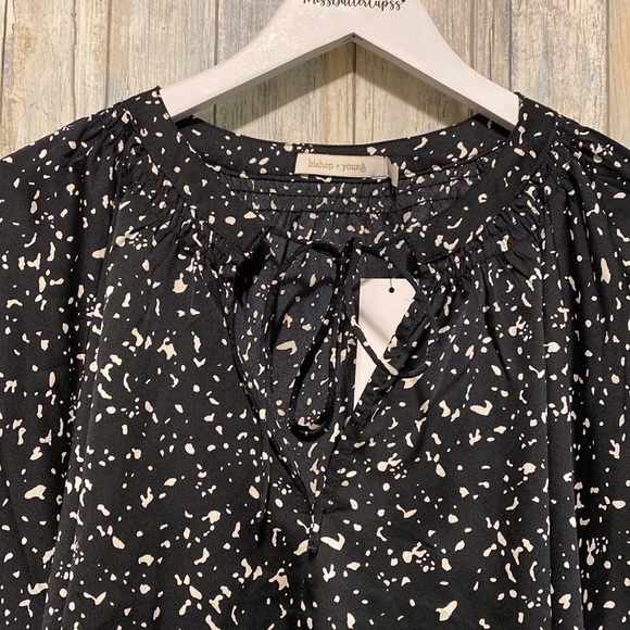 Bishop & Young | Black printed Wide sleeve Blouse | NWT | 2x - Picture 2 of 7